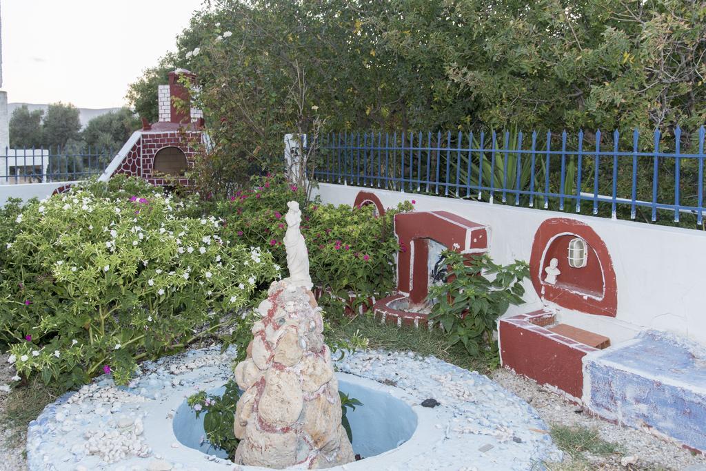 Mary Rooms Adamantas Exterior photo